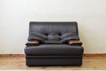中古　カリモク製1人掛け本革ソファ