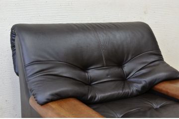 中古　カリモク製1人掛け本革ソファ