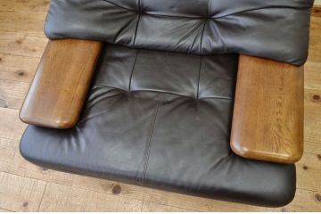 中古　カリモク製1人掛け本革ソファ