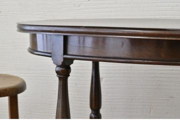 アンティーク家具　1940年頃イギリス製ラウンドサイドテーブル