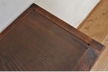 アンティーク家具　古い木の引き出し付きモールガラス収納棚