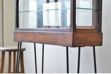 アンティーク家具　古いナラ材の鉄脚アンティークガラスケース(ショーケース)