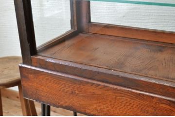 アンティーク家具　古いナラ材の鉄脚アンティークガラスケース(ショーケース)