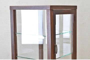 アンティーク家具　古いナラ材の縦型脚付アンティークガラスケース
