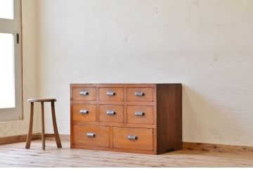 アンティーク家具　シンプルなアンティーク8杯引き出し(アンティーク)