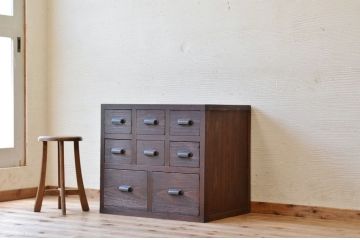 アンティーク家具　使い込まれた8杯引き出し(アンティークチェスト)