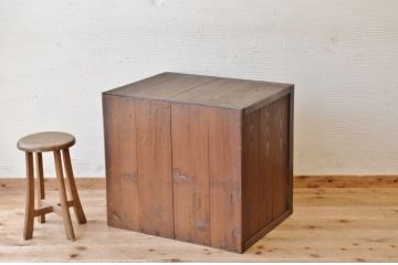 アンティーク家具　使い込まれた8杯引き出し(アンティークチェスト)