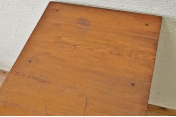 アンティーク家具　アンティークサイドテーブル(袖引き出し)