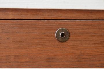 美品!シンプルなアンティークローボード(ローチェスト)