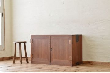 アンティーク家具　古い木のシンプルな観音開き時代箪笥ローボード
