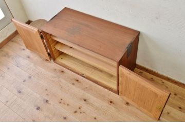 アンティーク家具　古い木のシンプルな観音開き時代箪笥ローボード