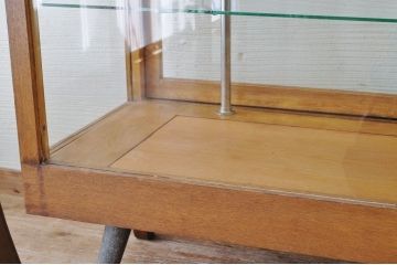 レトロ家具　古い駄菓子屋のレトロで大きなガラスケース
