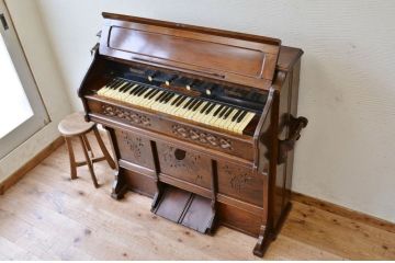 ジャンク品!古いヤマハ製(山葉)のアンティークオルガン