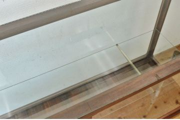アンティーク家具　古いタバコ屋の大きな鉄脚ガラスケース(ショーケース)