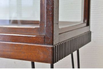 アンティーク家具　古いタバコ屋の大きな鉄脚ガラスケース(ショーケース)