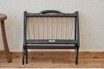 中古　カリモク折り畳みマガジンラック