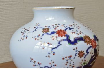 中古美品　定価20000円　深川製花瓶(有田焼)
