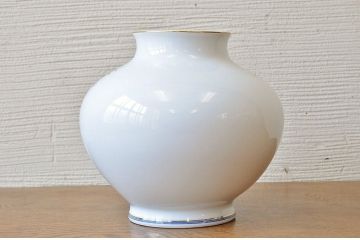 中古美品　定価20000円　深川製花瓶(有田焼)