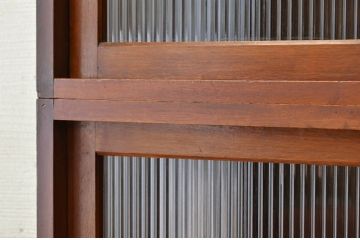 アンティーク家具　☆シンプルなモールガラス二段重ねアンティーク収納棚