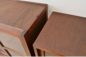 アンティーク家具　☆シンプルなモールガラス二段重ねアンティーク収納棚