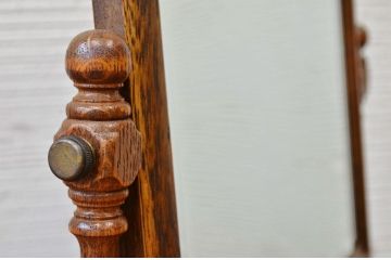 中古　メーカー不明　上質なオーク材の卓上鏡