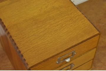 アンティーク家具　古いナラ材のアンティーク小引き出し