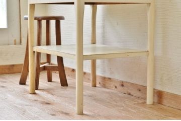 アンティーク家具　可愛いデザイン!ペンキの剥げたガラスケース(ケビント)