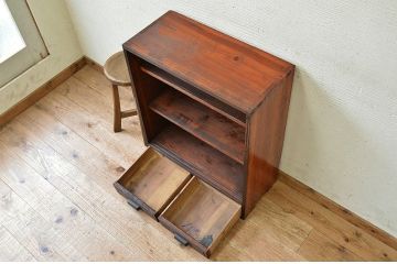アンティーク家具　小振りなアンティーク飾り棚