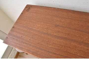 アンティーク家具　古い木のシンプルな横長飾り棚(陳列棚、本棚)
