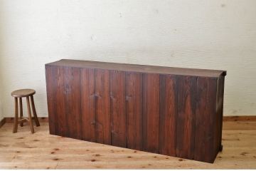 アンティーク家具　シンプルな横長アンティーク収納棚(飾り棚)