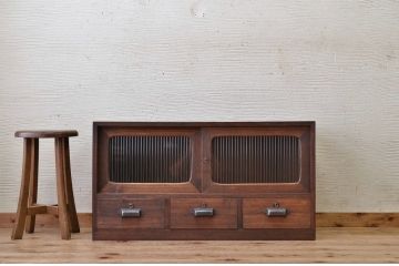 アンティーク家具　可愛いデザイン!アンティークローボード