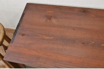アンティーク家具　可愛いデザイン!アンティークローボード
