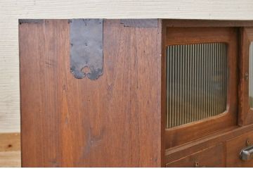 アンティーク家具　可愛いデザイン!アンティークローボード
