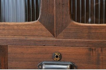 アンティーク家具　可愛いデザイン!アンティークローボード