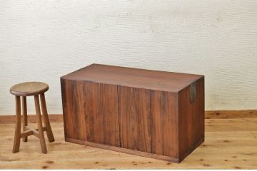 アンティーク家具　可愛いデザイン!アンティークローボード
