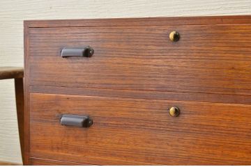 アンティーク家具　アンティークローボード(ローチェスト)2
