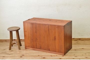 アンティーク家具　アンティークローボード(ローチェスト)2