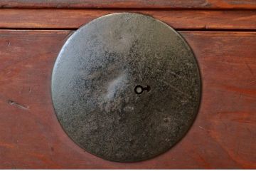 アンティーク家具　☆古民具　骨董　金具の大きな二段重ね時代箪笥
