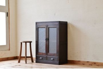 アンティーク家具　小振りなアンティークダイヤガラス本箱