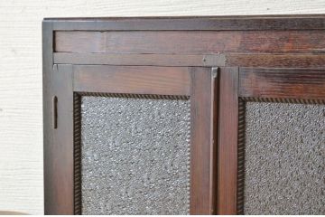 アンティーク家具　小振りなアンティークダイヤガラス本箱
