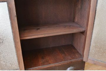 アンティーク家具　小振りなアンティークダイヤガラス本箱