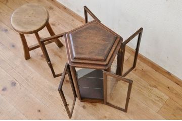 アンティーク家具　小さな五角形回転ガラスケース