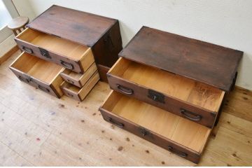 アンティーク家具　☆古民具　骨董　金具の立派な二段重ね時代箪笥