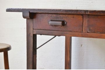 アンティーク家具　素敵な雰囲気!使い込まれた引き出し付き作業台(平机)