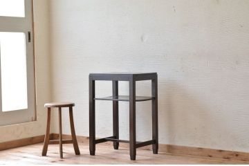 アンティーク家具　シンプルなアンティークサイドテーブル(花台)