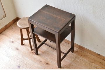 アンティーク家具　シンプルなアンティークサイドテーブル(花台)