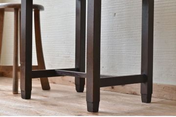 アンティーク家具　シンプルなアンティークサイドテーブル(花台)