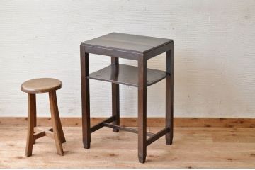 アンティーク家具　シンプルなアンティークサイドテーブル(花台)