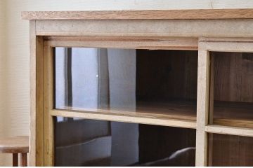 アンティーク家具　素敵な雰囲気!大振りなアンティークカウンターテーブル(収納棚)