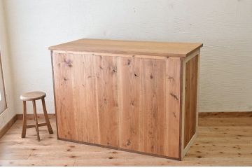 アンティーク家具　素敵な雰囲気!大振りなアンティークカウンターテーブル(収納棚)